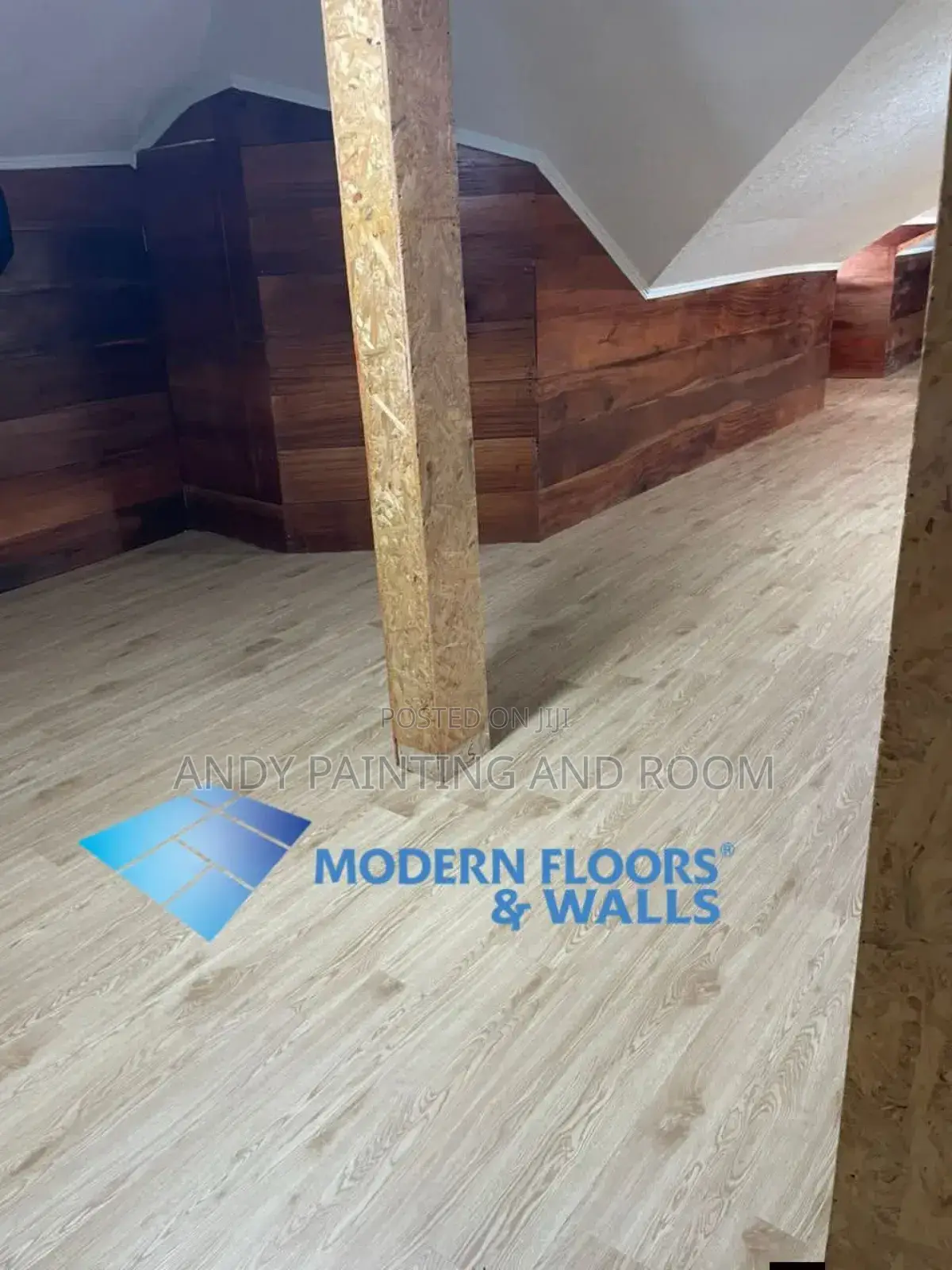 Modern Vinyl Flooring Installer
