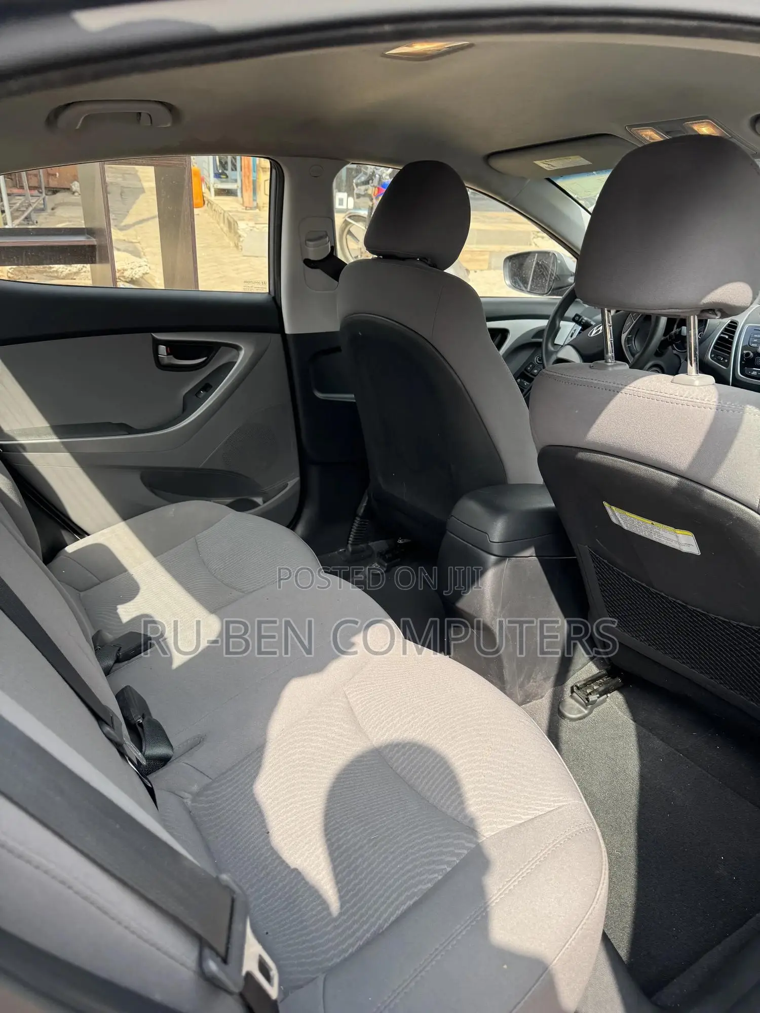 Hyundai Elantra SE Sedan FWD (1.8L 4cyl 6M) 2016 Silver