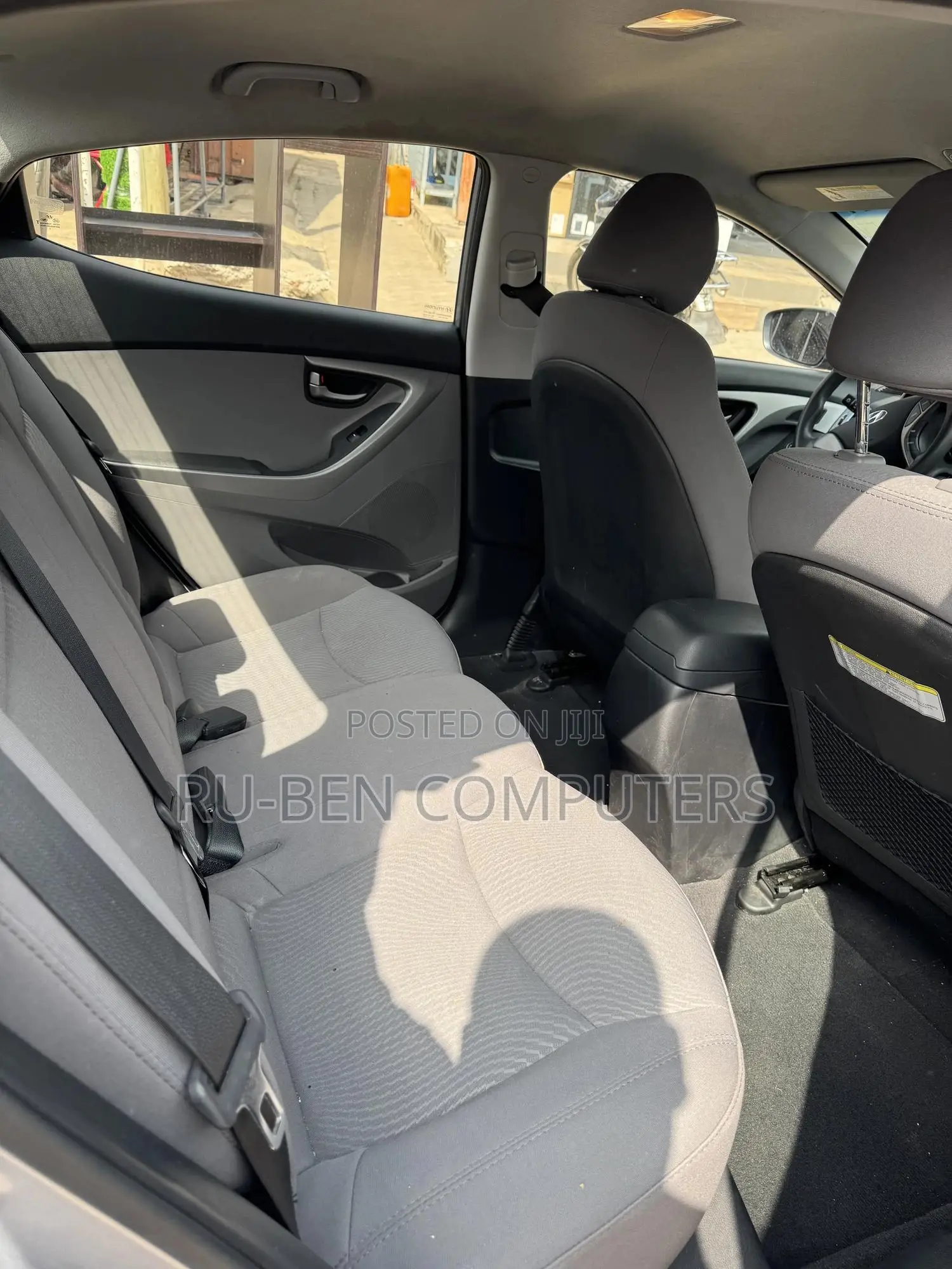 Hyundai Elantra SE Sedan FWD (1.8L 4cyl 6M) 2016 Silver