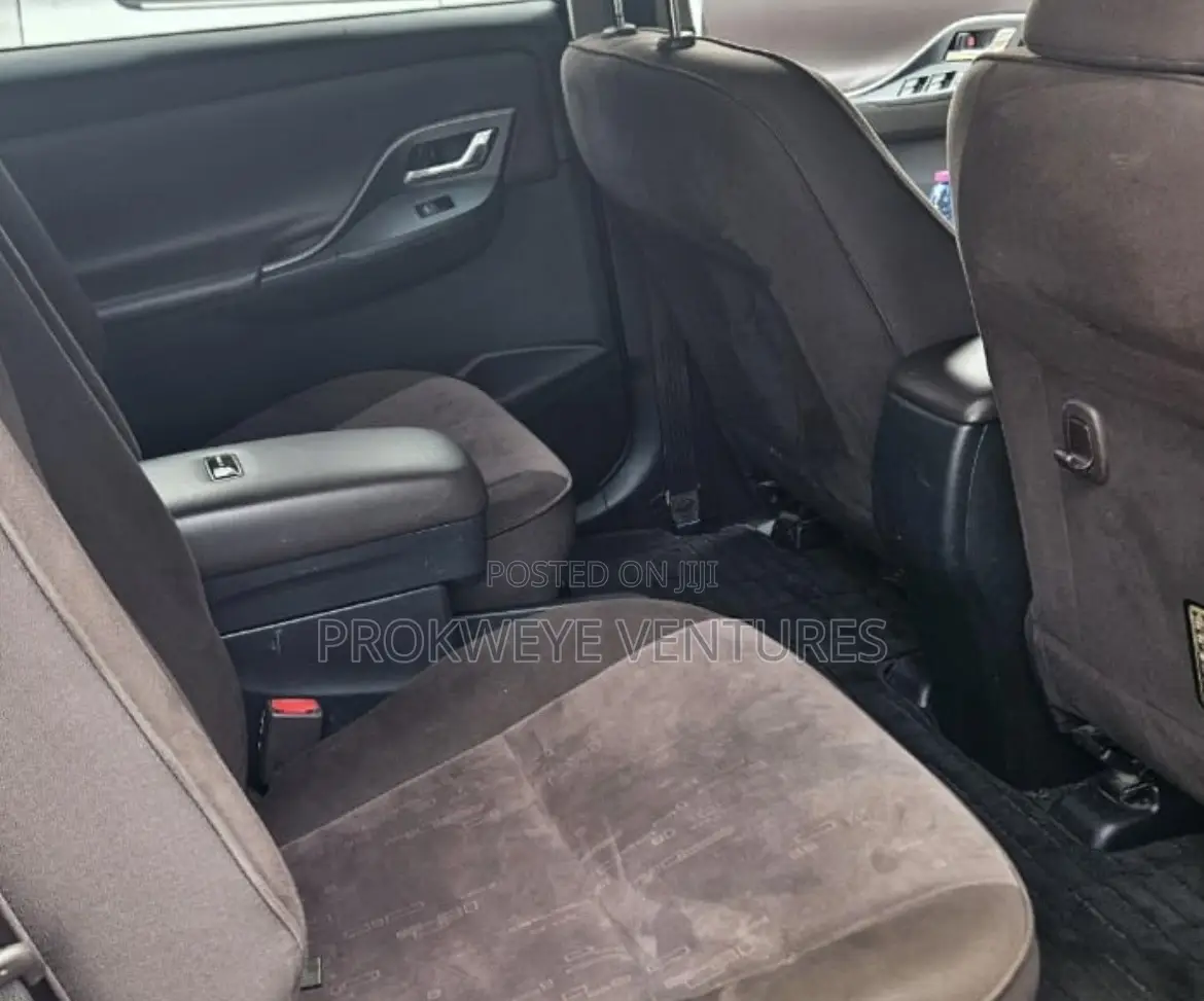 Toyota Mark X Zio 2.4 AWD (6 seater) 2010 Black