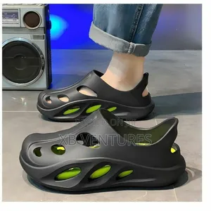 Anti-Slip
Casual Crocs Beach 
Sandals
