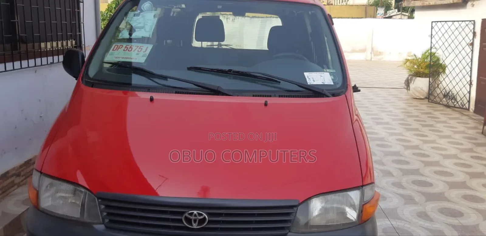 Toyota HiAce 2012 Red