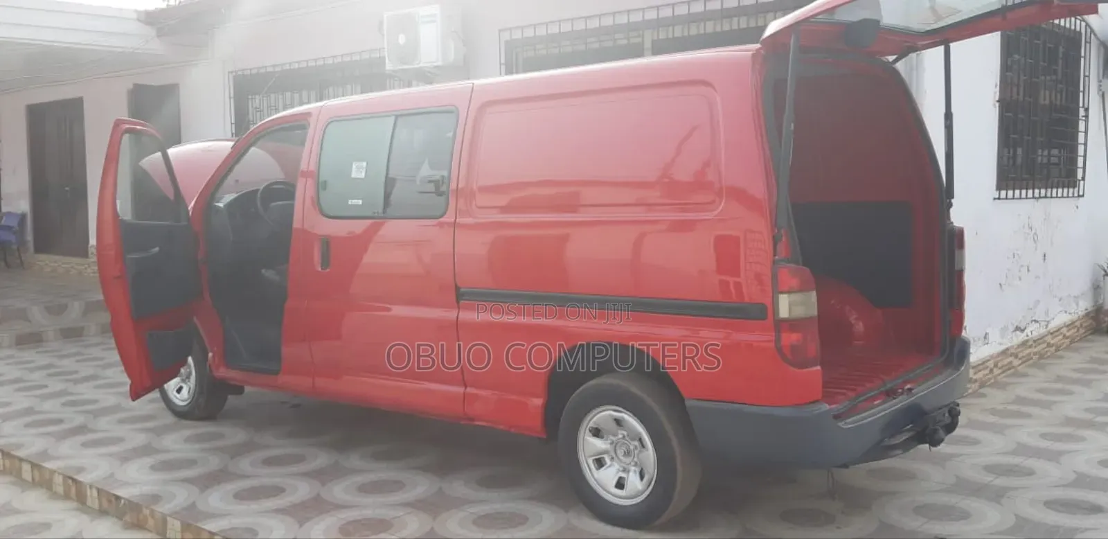 Toyota HiAce 2012 Red