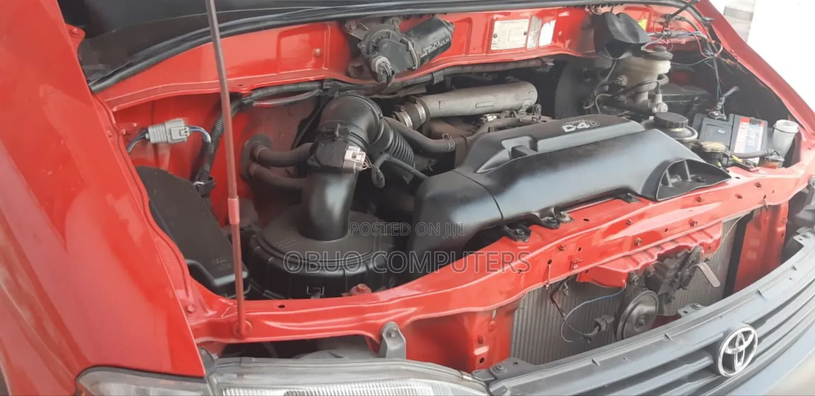 Toyota HiAce 2012 Red