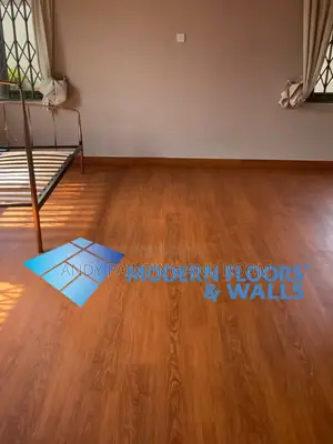 Vinyl Flooring Installer Expert