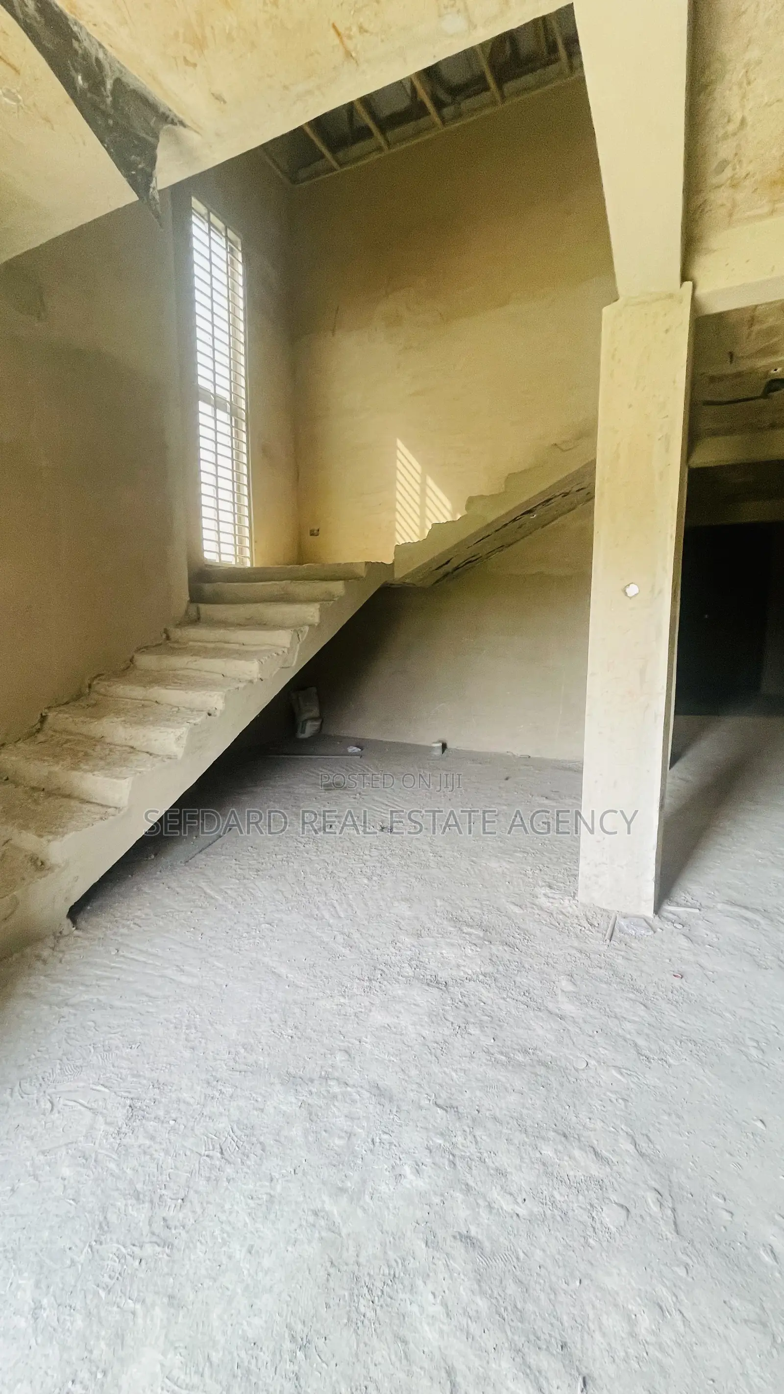 5bdrm Duplex in Pokuase for sale