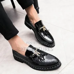 Sharp Corporate Black
Skoe
