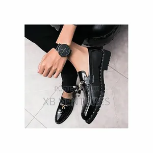 Sharp Corporate Black
Skoe