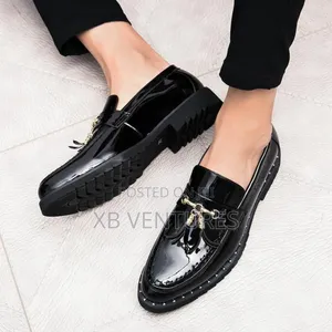 Sharp Corporate Black
Skoe