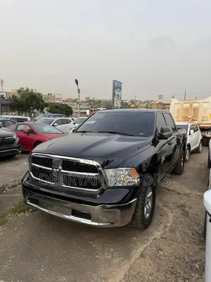 RAM 1500 Classic SLT Fleet Crew Cab 4WD 5.6 ft SB 2023 Black