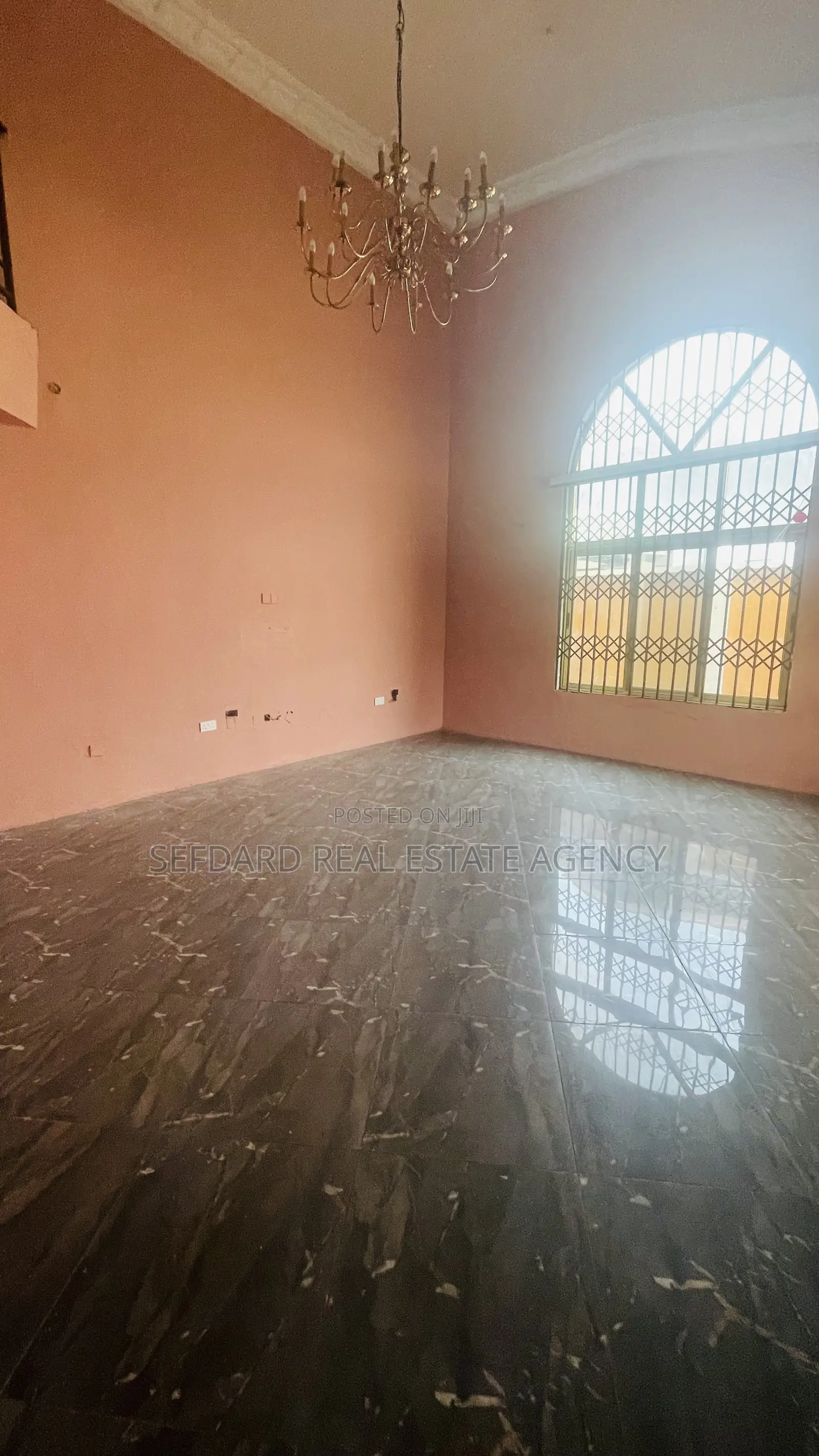 6bdrm House in Adenta for sale
