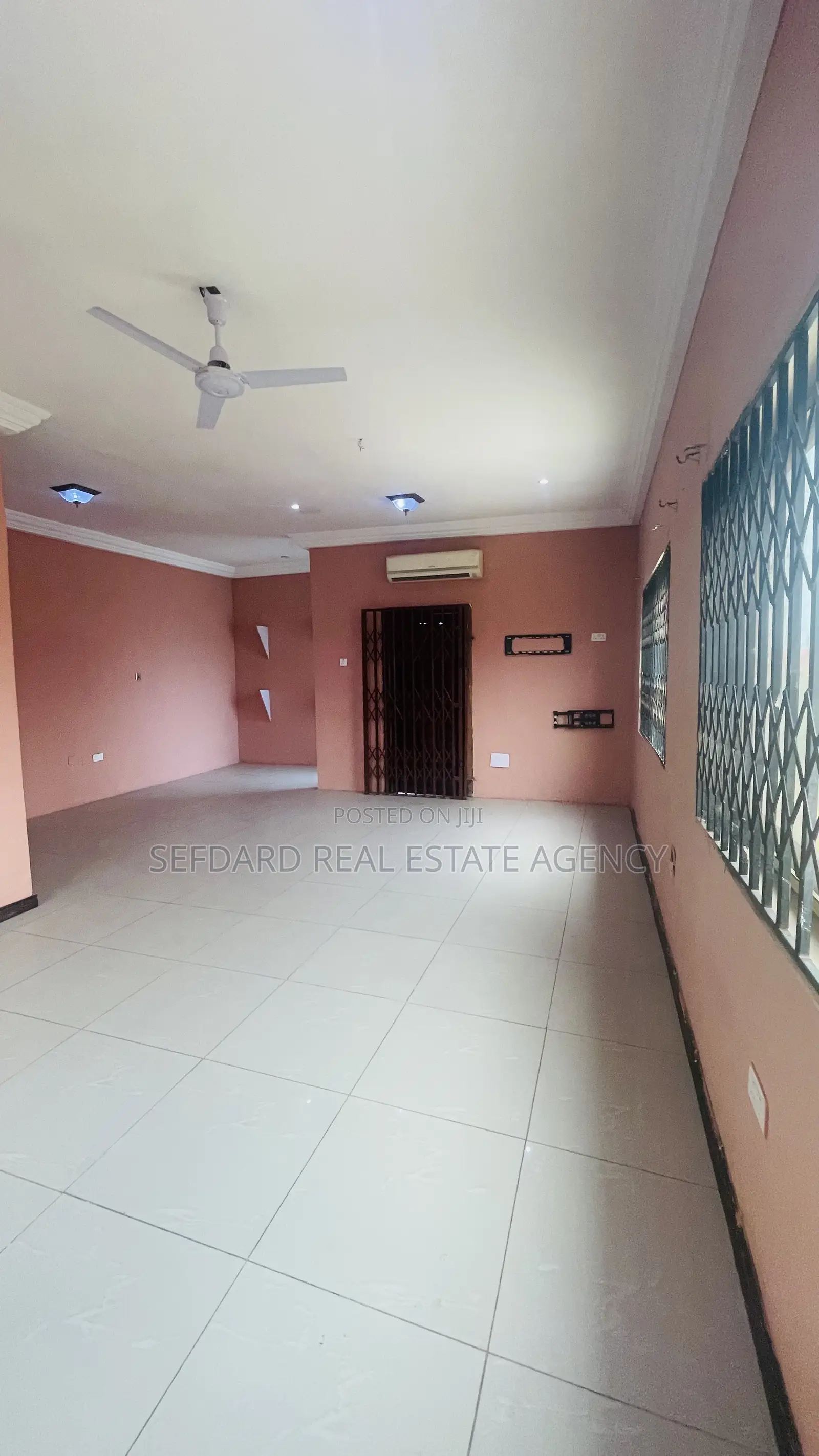 6bdrm House in Adenta for sale