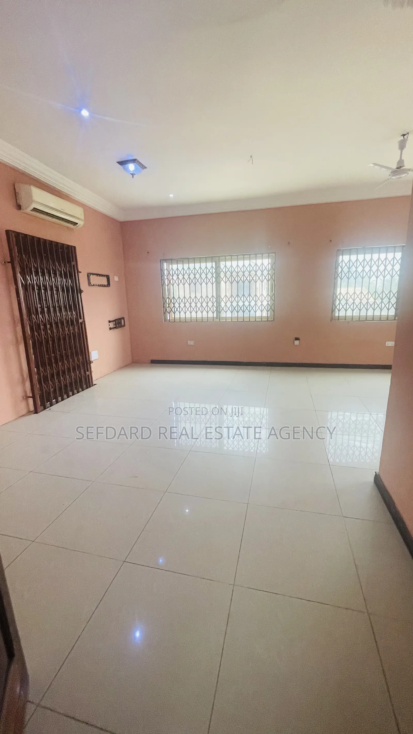 6bdrm House in Adenta for sale