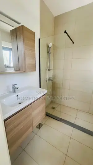 2bdrm Duplex in Hometrust Properties, North Legon for sale