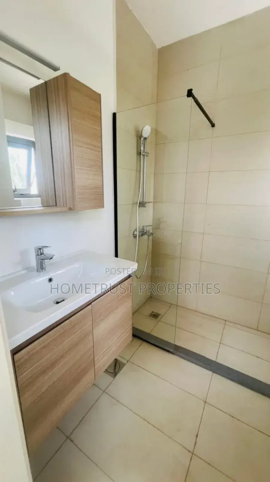 2bdrm Duplex in Hometrust Properties, North Legon for sale
