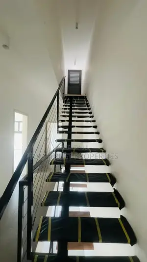 2bdrm Duplex in Hometrust Properties, North Legon for sale