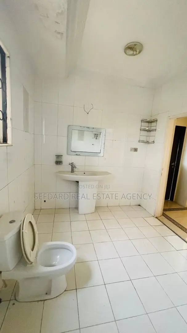 5bdrm House in North Legon for rent