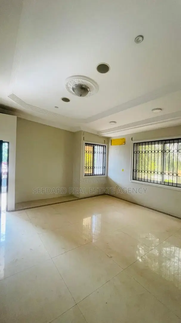 5bdrm House in North Legon for rent