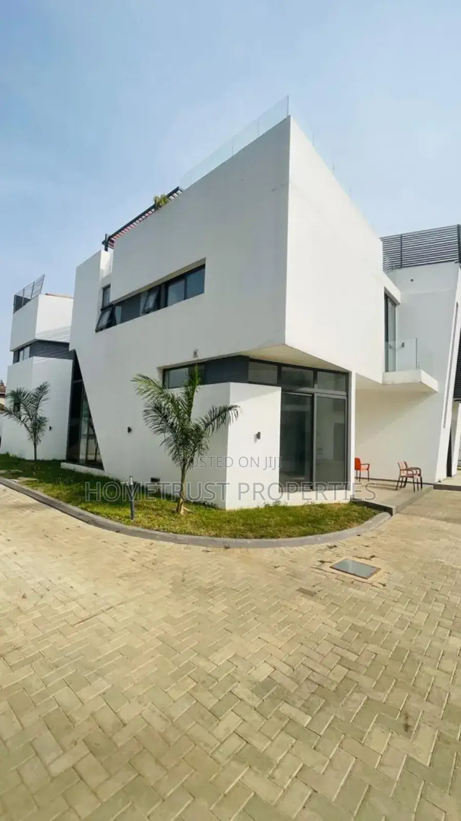 4bdrm Duplex in Hometrust Properties, North Legon for sale