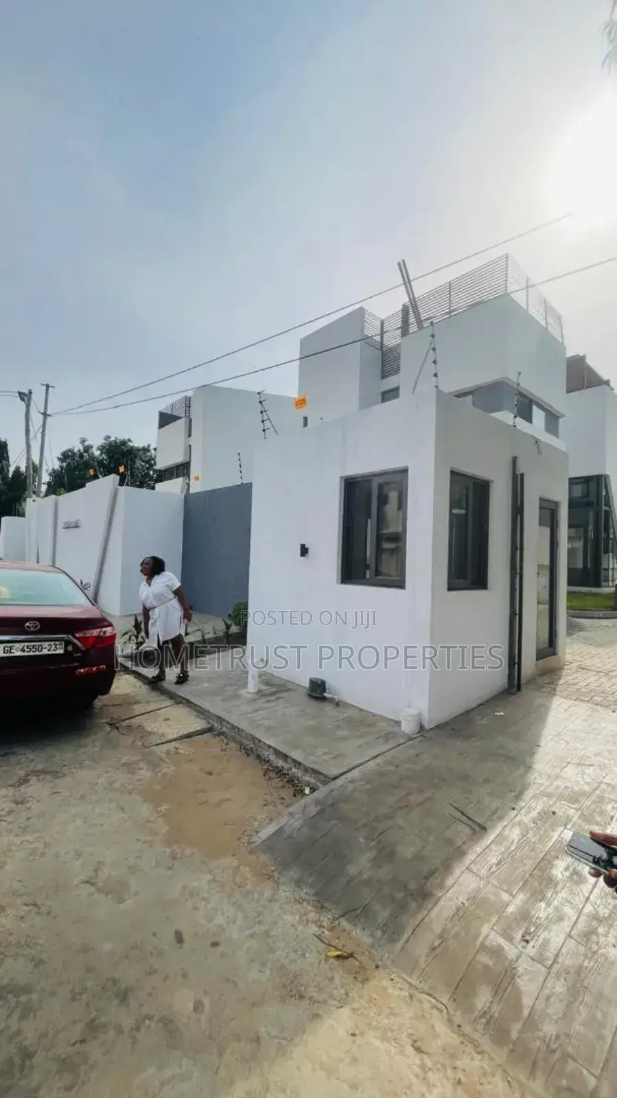 4bdrm Duplex in Hometrust Properties, North Legon for sale