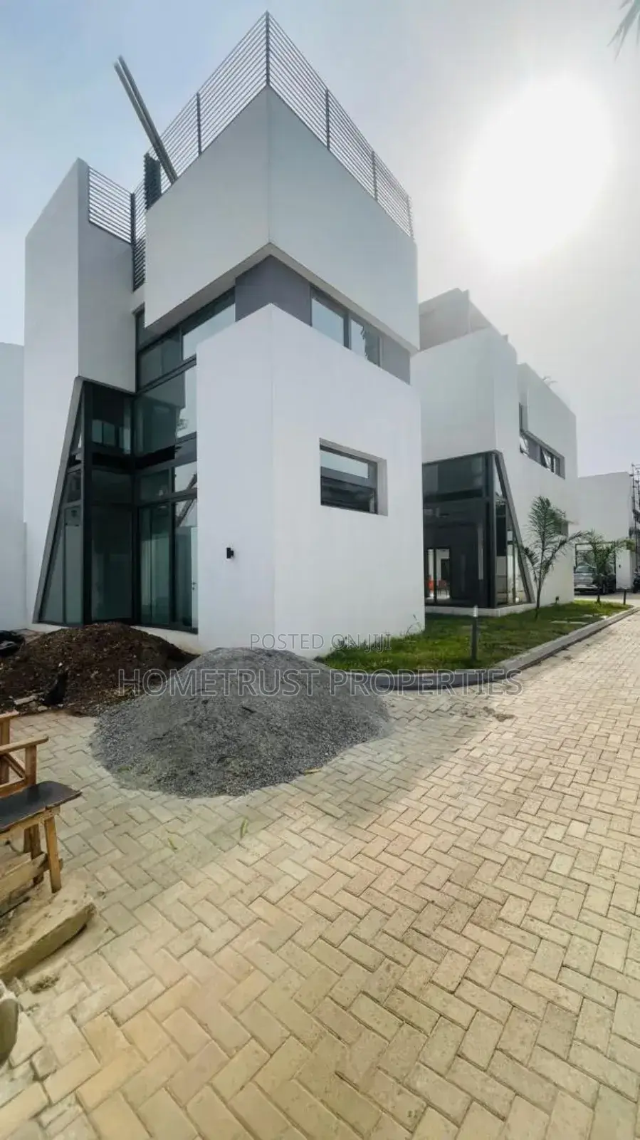 4bdrm Duplex in Hometrust Properties, North Legon for sale