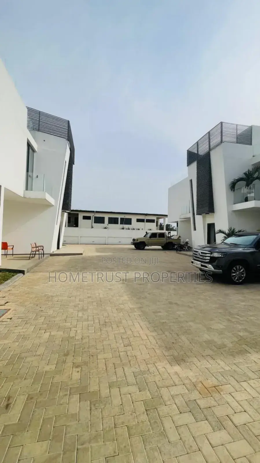 4bdrm Duplex in Hometrust Properties, North Legon for sale
