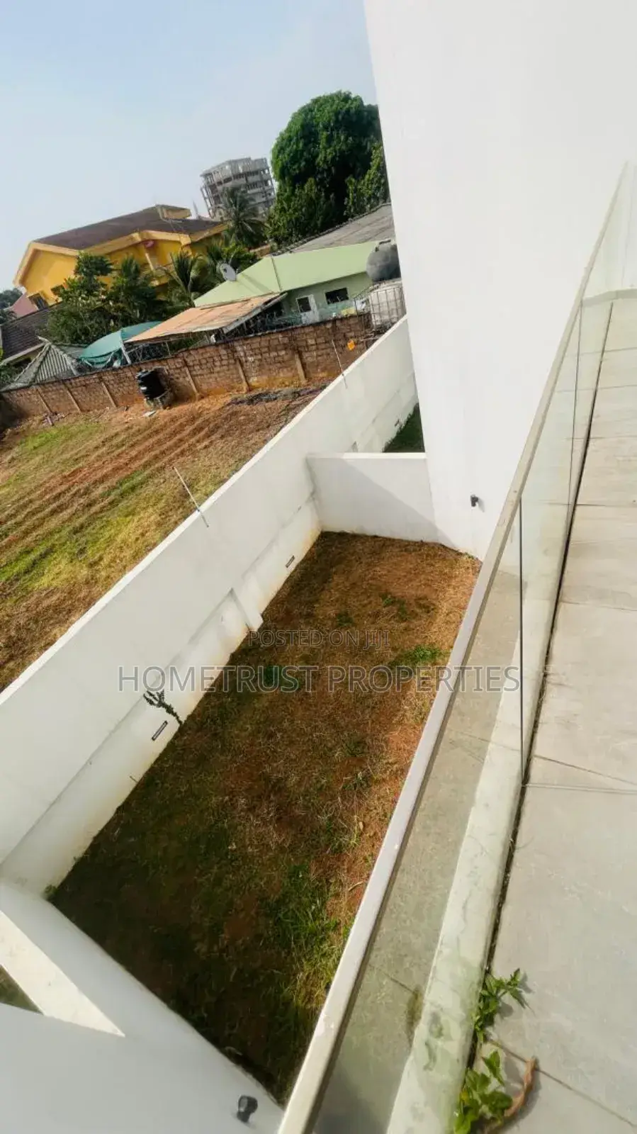 4bdrm Duplex in Hometrust Properties, North Legon for sale