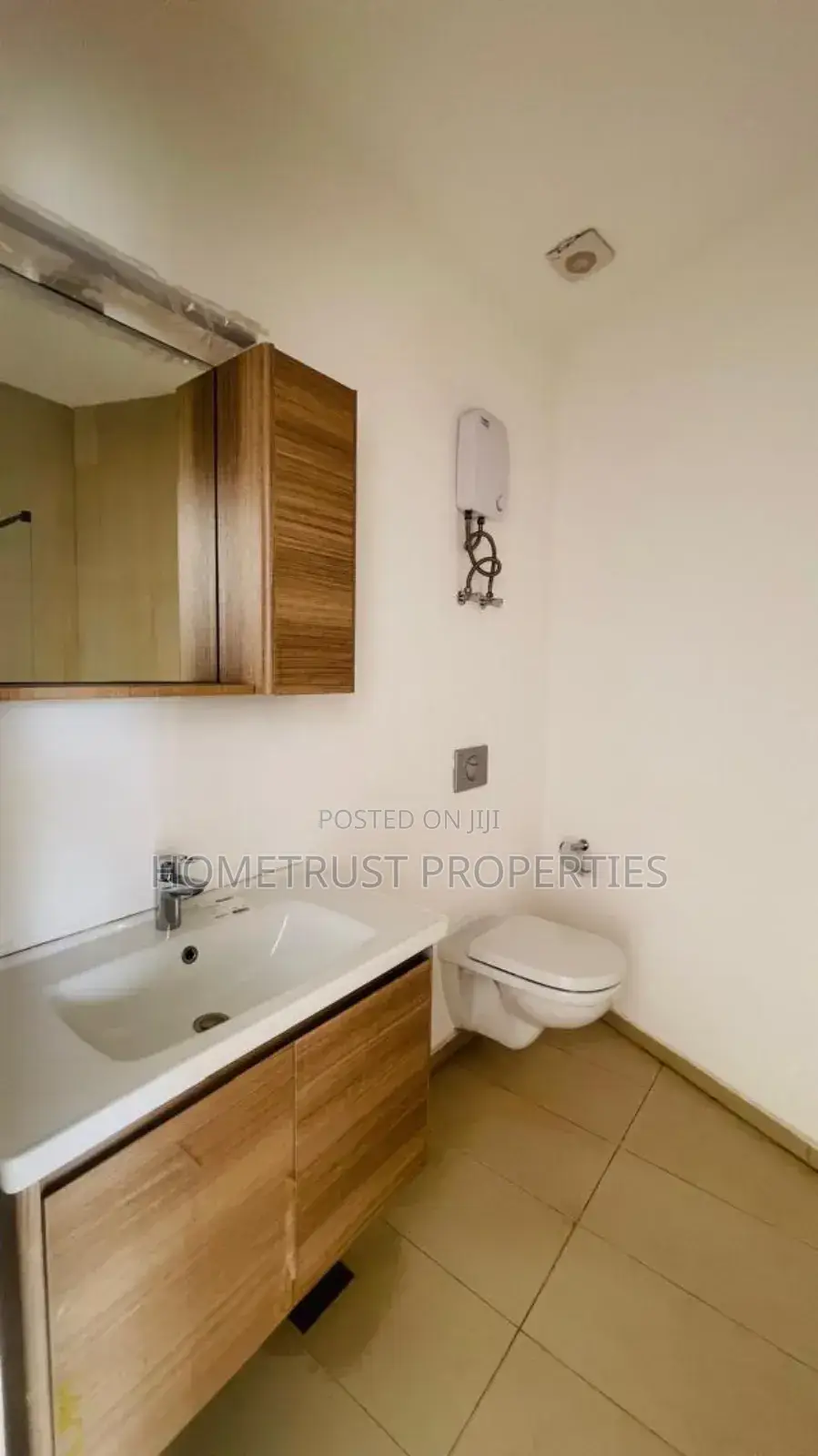 4bdrm Duplex in Hometrust Properties, North Legon for sale