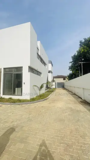 2bdrm Townhouse/Terrace in North Legon for sale