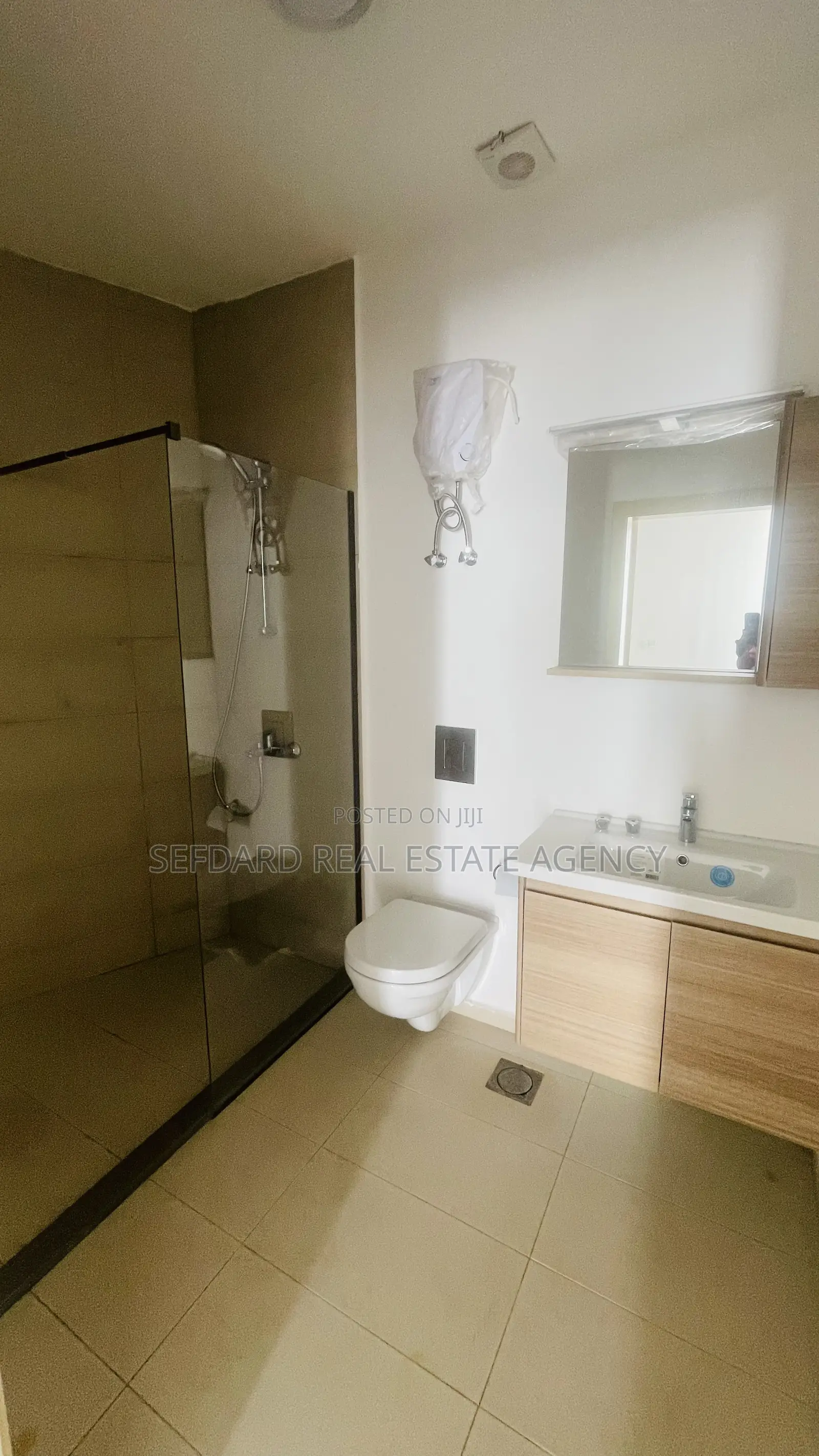2bdrm Townhouse/Terrace in North Legon for sale