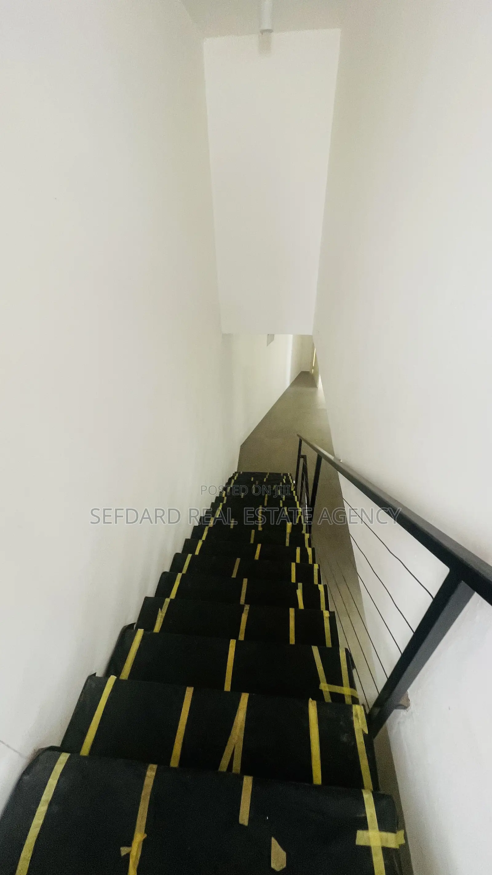 2bdrm Townhouse/Terrace in North Legon for sale