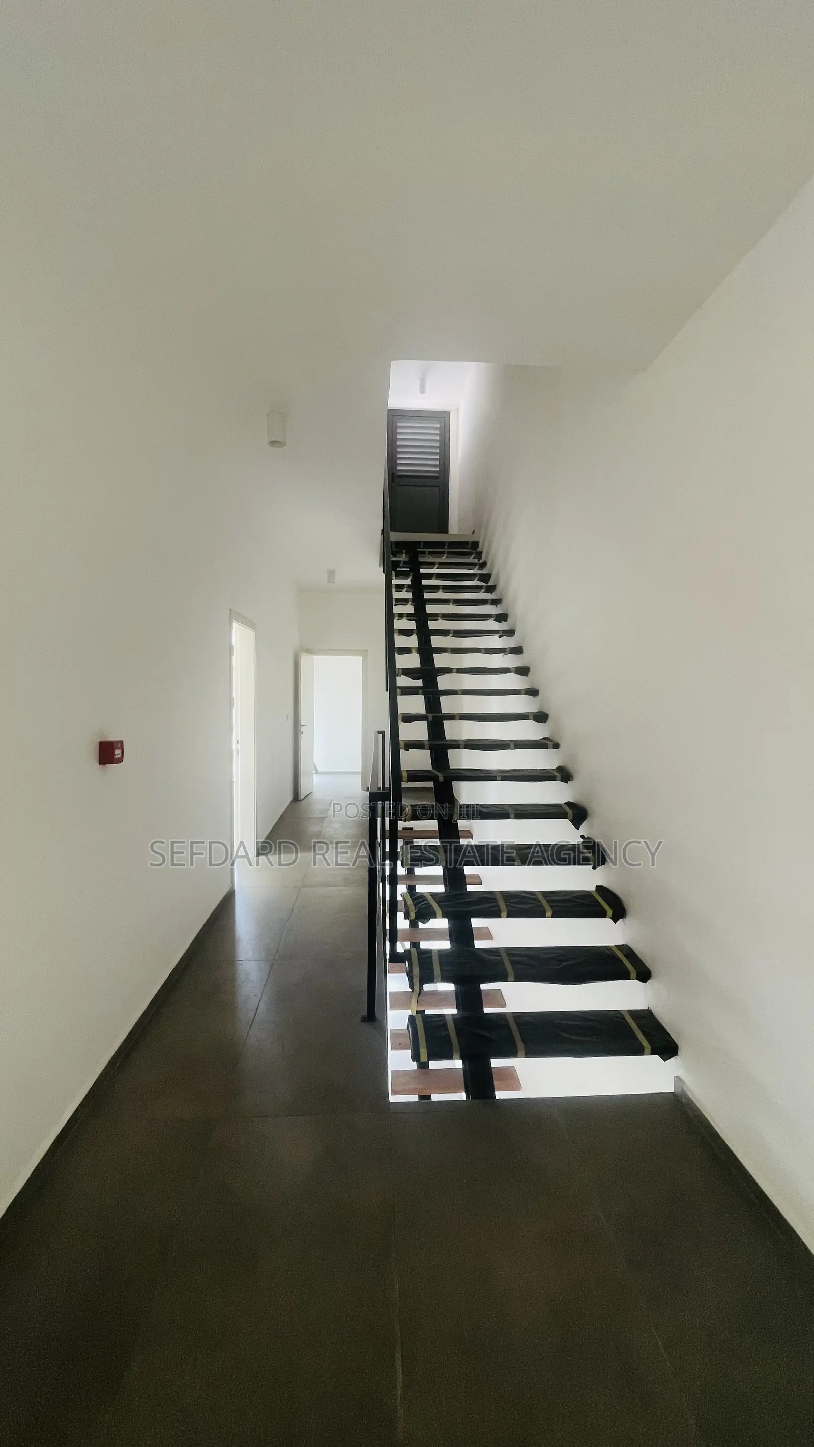 2bdrm Townhouse/Terrace in North Legon for sale