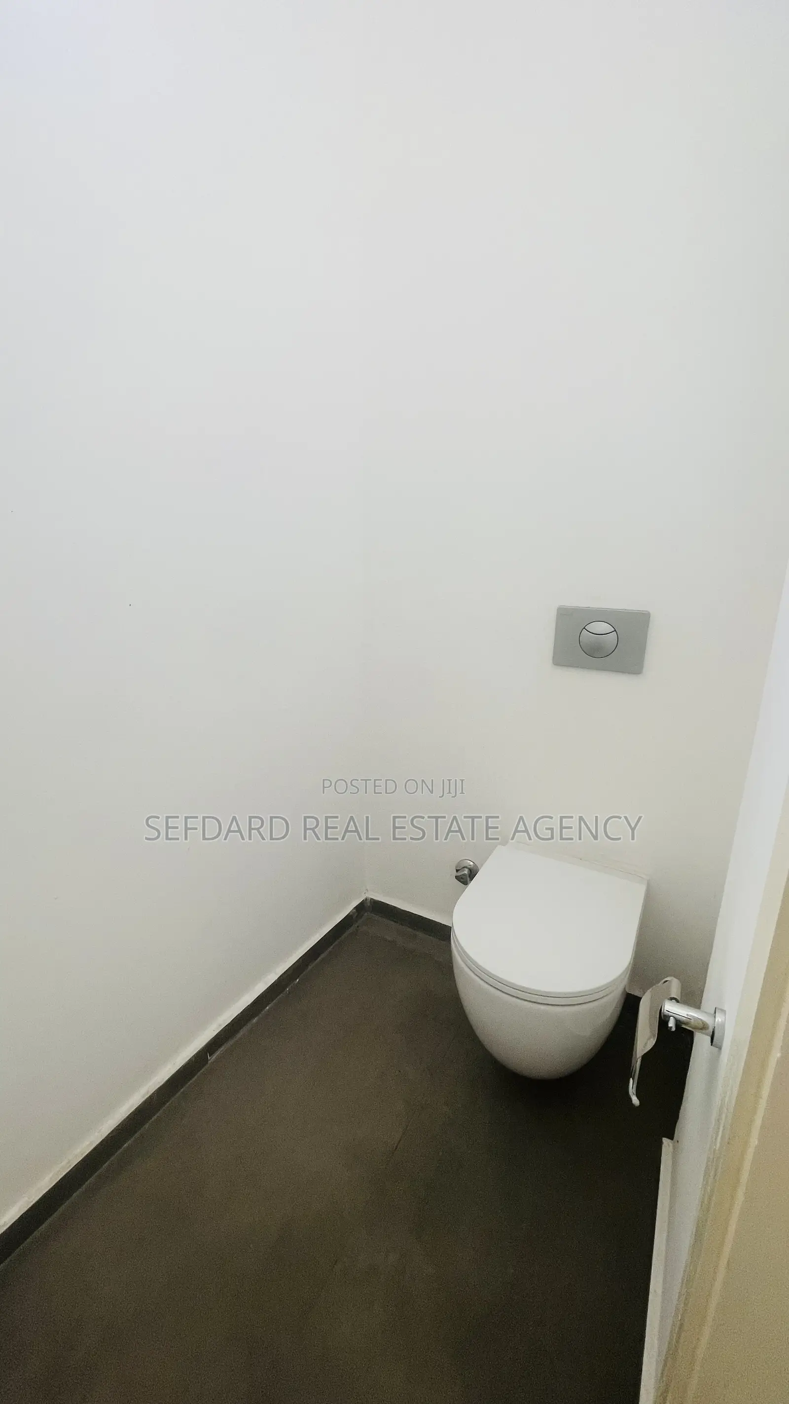 2bdrm Townhouse/Terrace in North Legon for sale