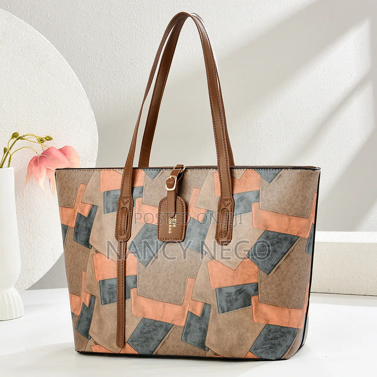 Fashionable Ladies Tote Bag