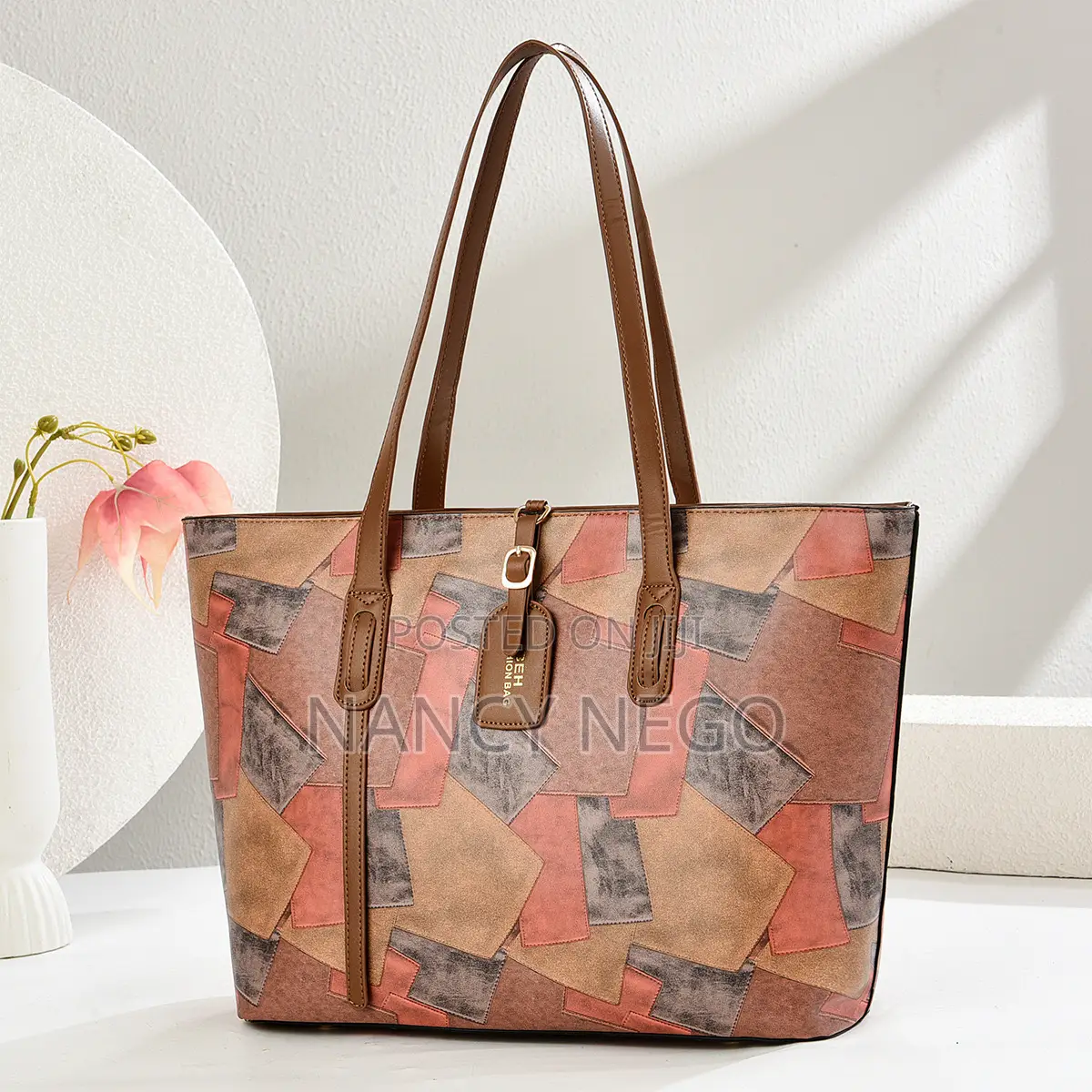 Fashionable Ladies Tote Bag