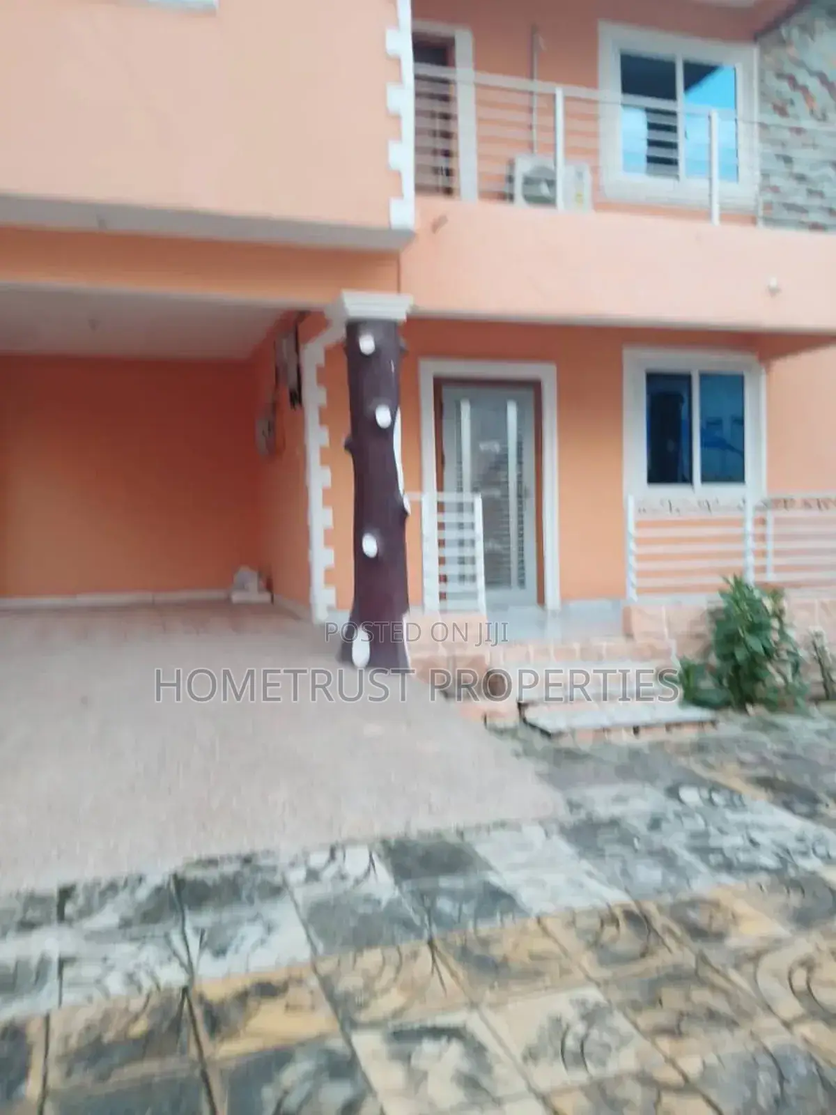 4bdrm Duplex in Hometrust Properties, Amasaman for rent