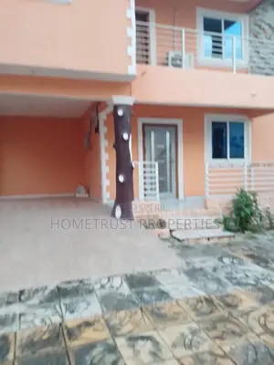 4bdrm Duplex in Hometrust Properties, Amasaman for rent