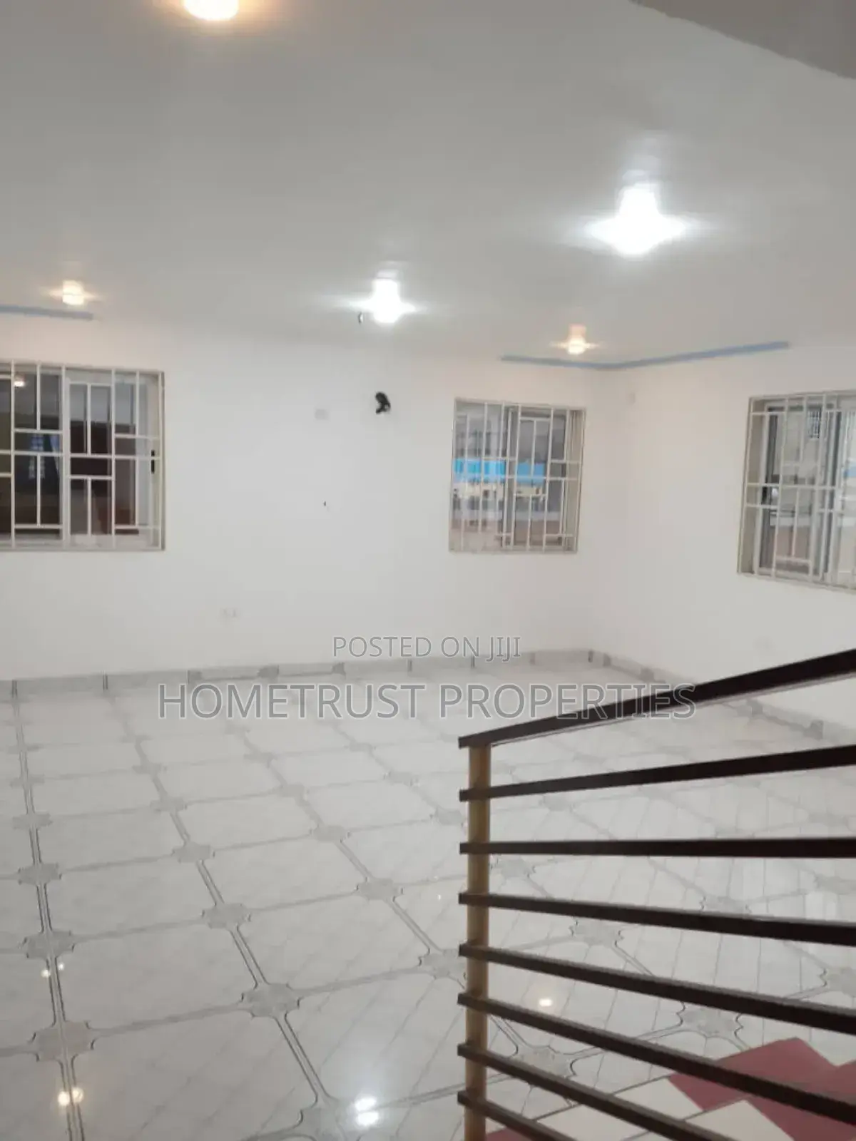 4bdrm Duplex in Hometrust Properties, Amasaman for rent