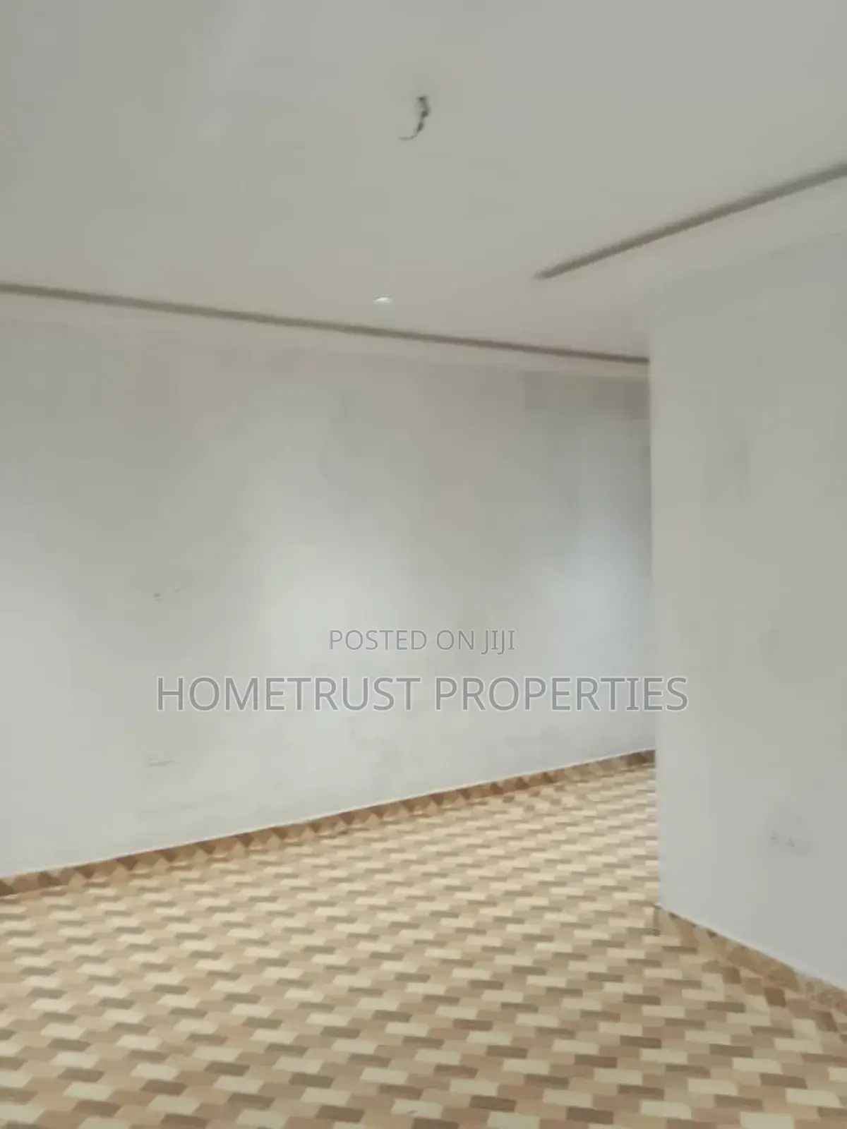 4bdrm Duplex in Hometrust Properties, Amasaman for rent