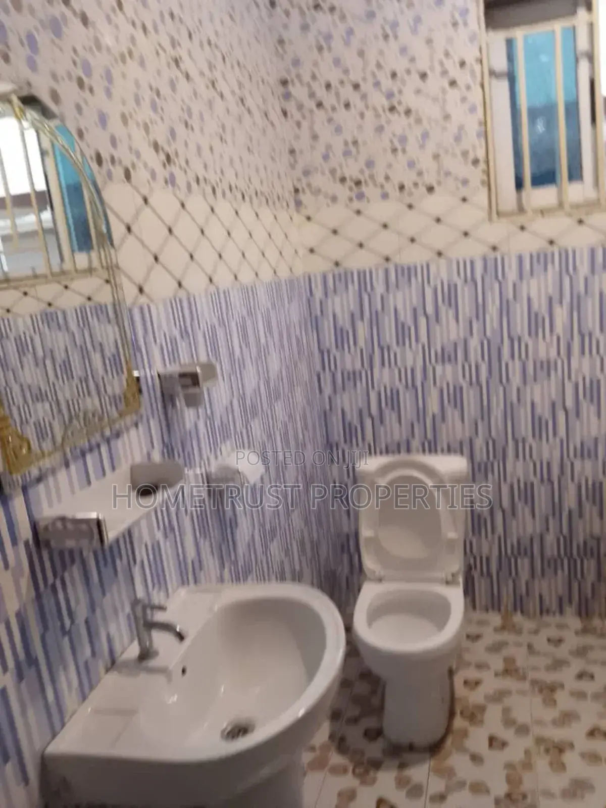 4bdrm Duplex in Hometrust Properties, Amasaman for rent