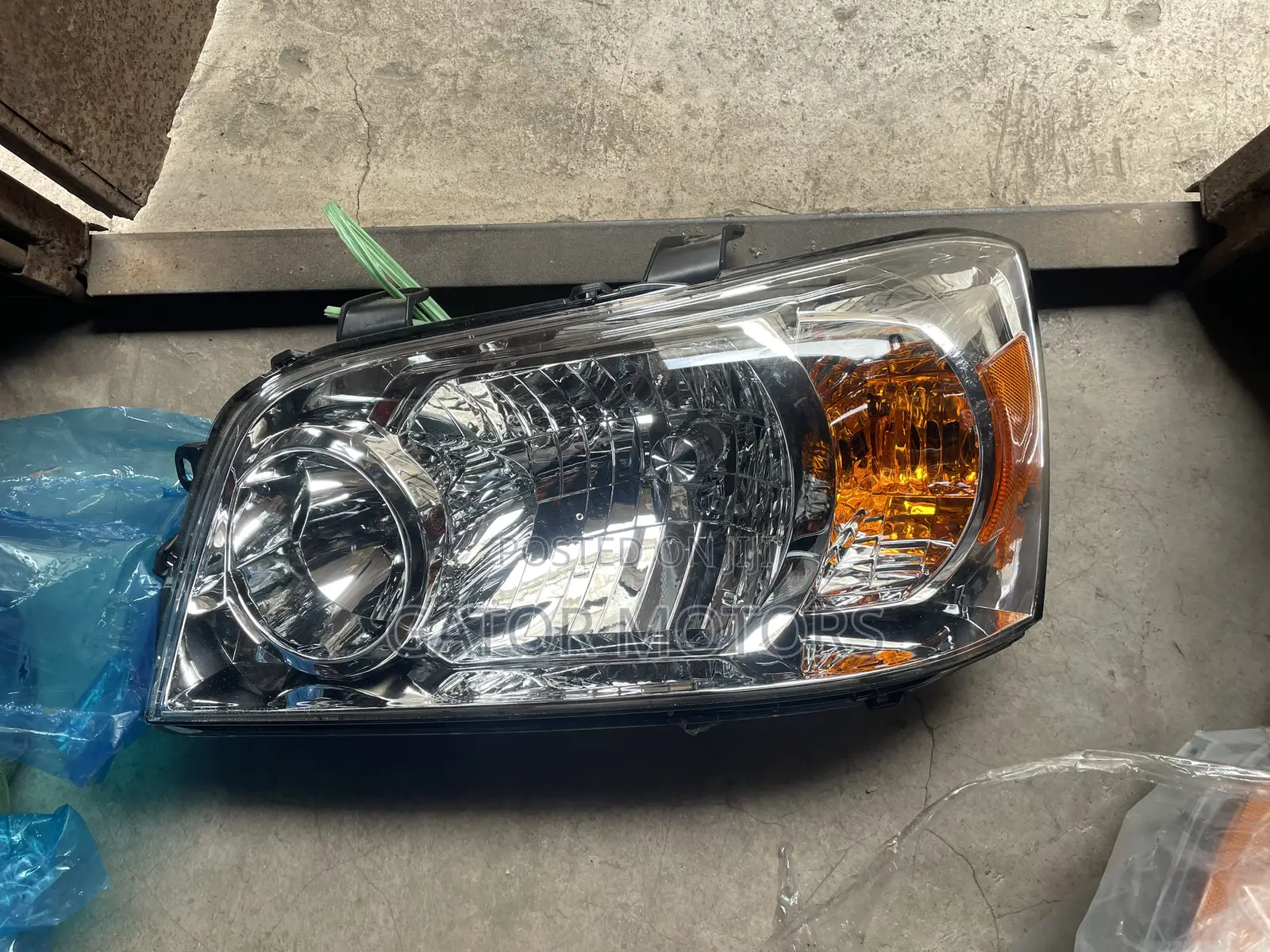Highlander 2003 2004 2005 2006 2007 Headlight (Pair)