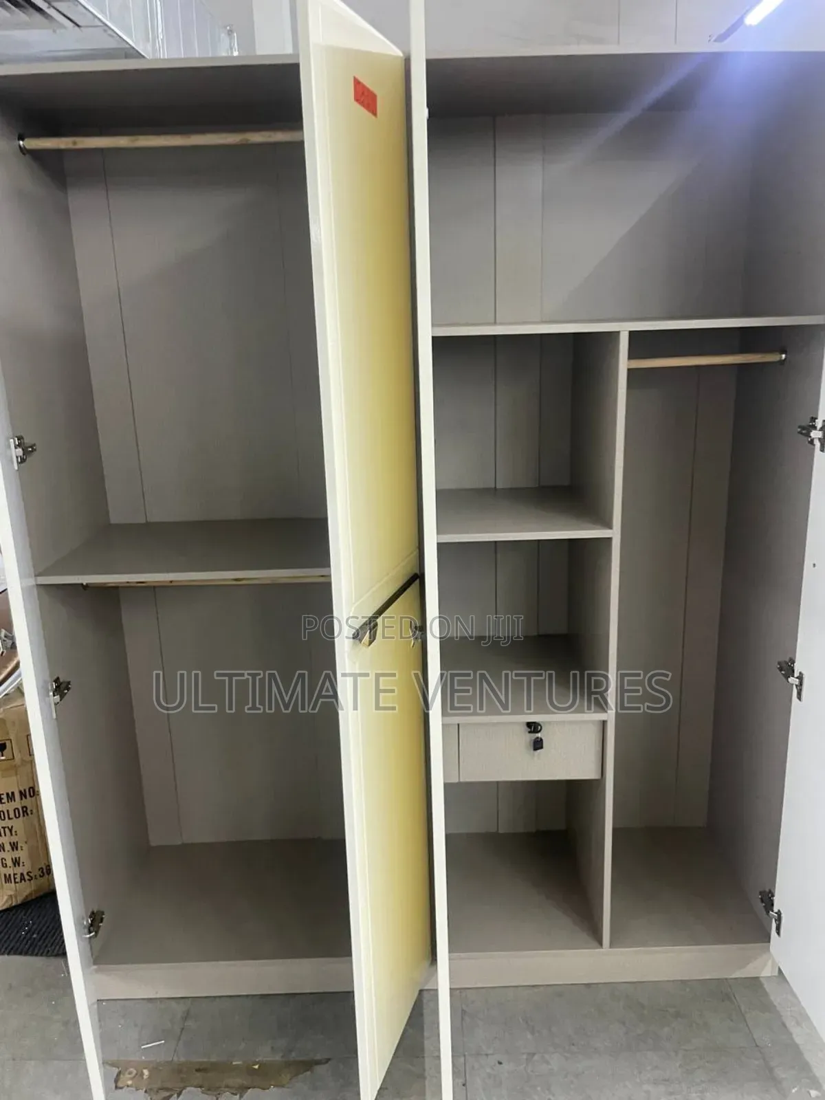 4 in 1 Foreign Wardrobe for Luxury Homes