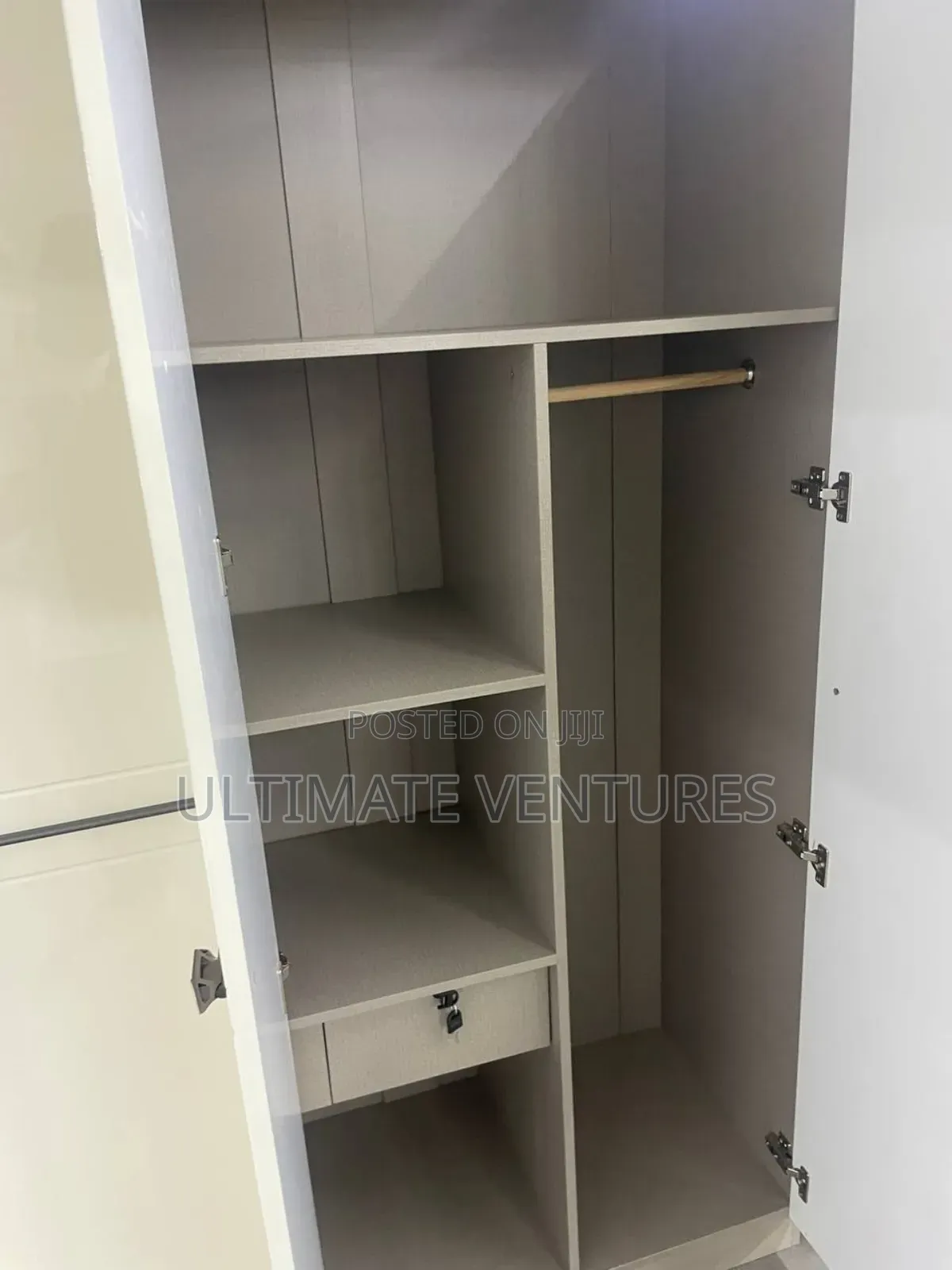 4 in 1 Foreign Wardrobe for Luxury Homes