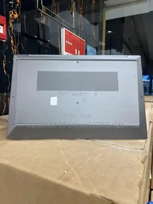 New Laptop HP ZBook Firefly G8 16GB Intel Core i7 SSD 256GB