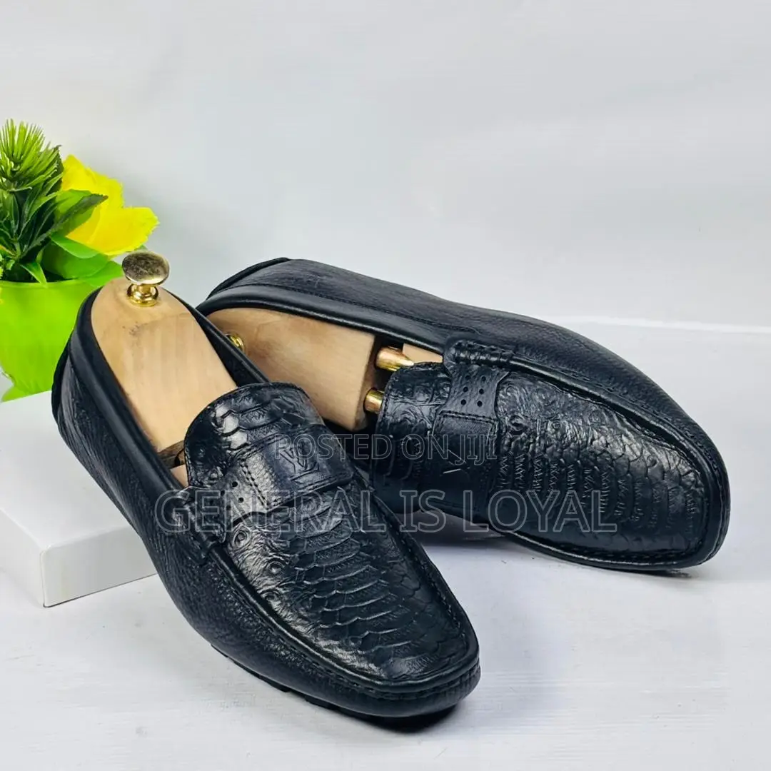 Louis Vuitton Men Leather Loafers