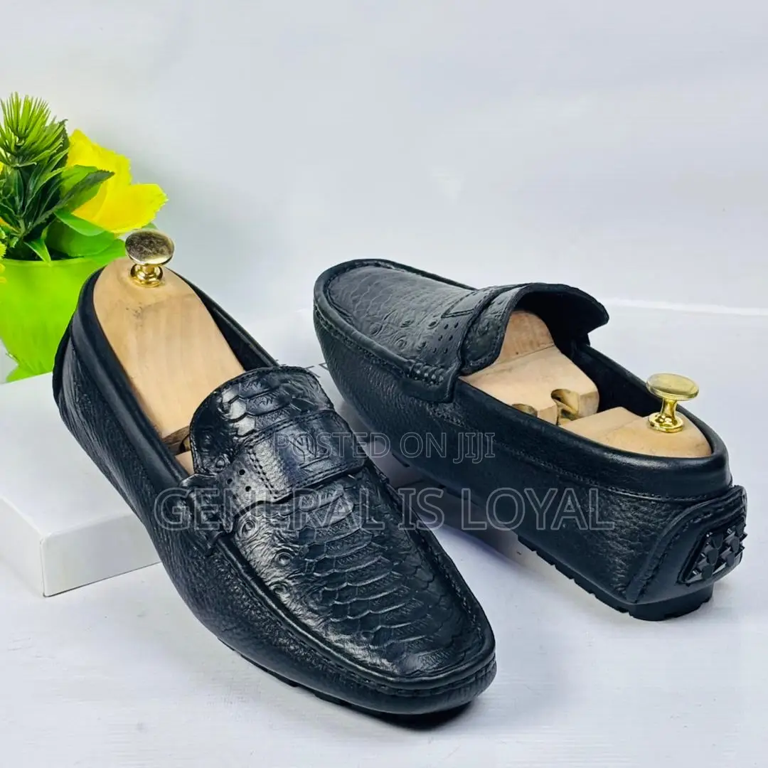 Louis Vuitton Men Leather Loafers