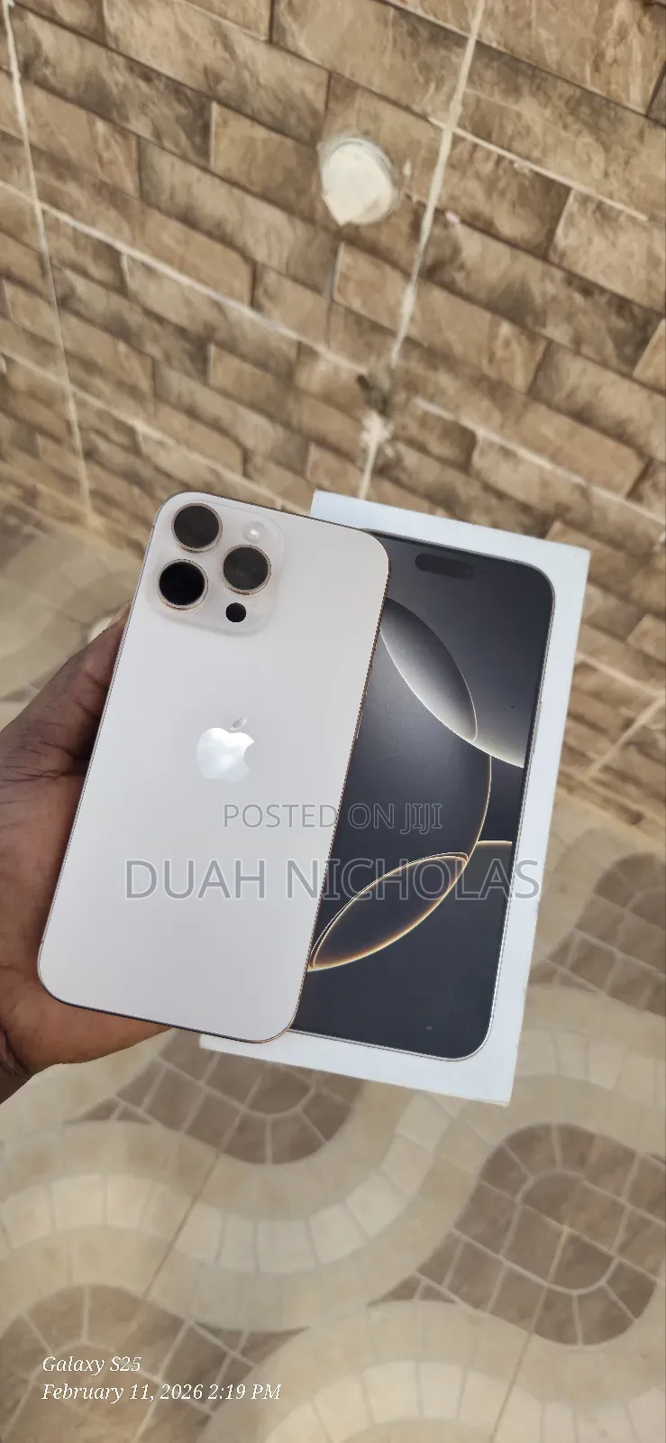 New Apple iPhone 16 Pro Max 256 GB Gold