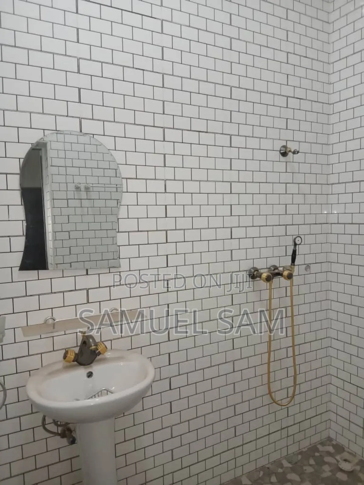 Furnished 4bdrm House in Com 12, Tema Metropolitan for rent