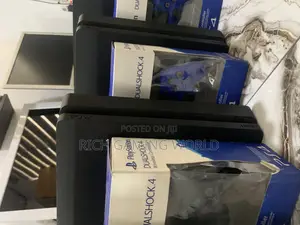 Ps4 Pro Slim and Standard Available With Two Pad Available( Jailbreak)