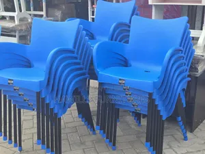 Plastic Chair With Metalic Legs